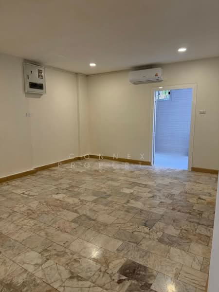 Townhouse 4 storey for rent , sathon, Bangkok, นราธิวาสราชนครินทร์, Yan Nawa, Sathon, Bangkok, 4 Bedrooms, 280 sqm, Townhouse For Rent, by Connex Property, 500213423 - DDproperty.com