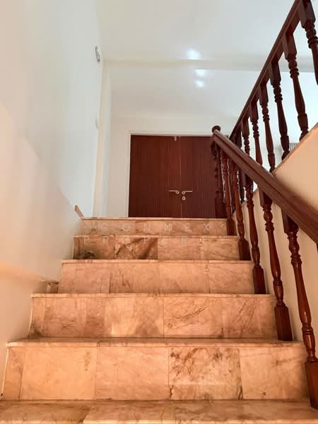 ให้เช่า - ทาวน์โฮม 4 ชั้นให้เช่า ,สาทร, กรุงเทพ