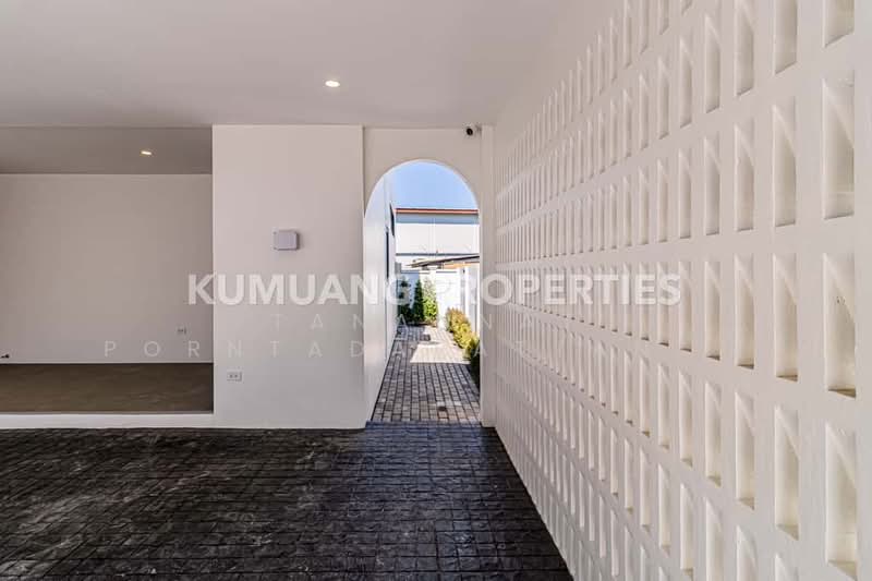 บ้านเดี่ยวหรู เชียงใหม่, Chiang Mai, San Phak Wan, Hang Dong, Chiang Mai, 4 Bedrooms, 270 sqm, Single Detached House For Sale, by Tanannat Porntadapattanayothin, 500213446 - DDproperty.com