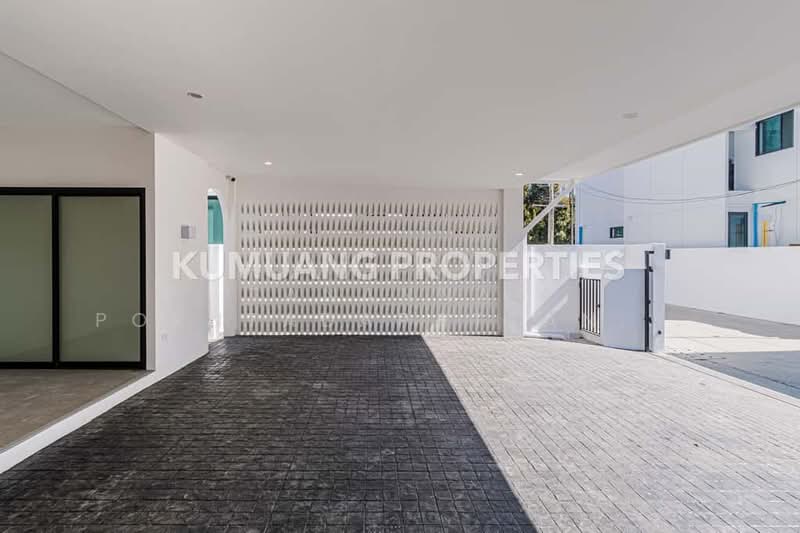 บ้านเดี่ยวหรู เชียงใหม่, Chiang Mai, San Phak Wan, Hang Dong, Chiang Mai, 4 Bedrooms, 270 sqm, Single Detached House For Sale, by Tanannat Porntadapattanayothin, 500213446 - DDproperty.com