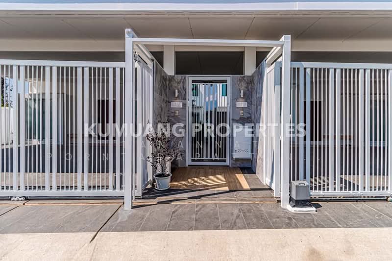 บ้านพูลวิลล่าหรู 2 หลังใหญ่ 7 ห้องนอน, Chiang Mai, Chang Phuak, Muang Chiang Mai, Chiang Mai, 7 Bedrooms, 576 sqm, Single Detached House For Sale, by Tanannat Porntadapattanayothin, 500213514 - DDproperty.com