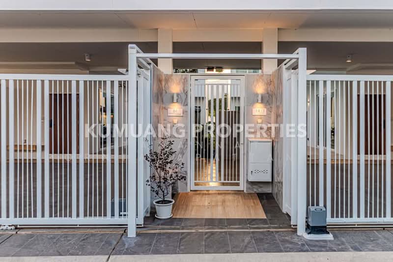 บ้านพูลวิลล่าหรู 2 หลังใหญ่ 7 ห้องนอน, Chiang Mai, Chang Phuak, Muang Chiang Mai, Chiang Mai, 7 Bedrooms, 576 sqm, Single Detached House For Sale, by Tanannat Porntadapattanayothin, 500213514 - DDproperty.com