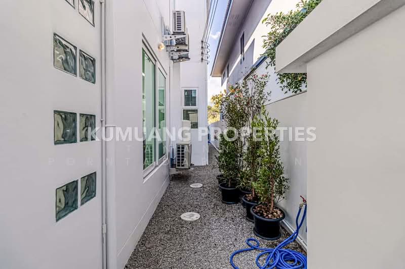 บ้านพูลวิลล่าหรู 2 หลังใหญ่ 7 ห้องนอน, Chiang Mai, Chang Phuak, Muang Chiang Mai, Chiang Mai, 7 Bedrooms, 576 sqm, Single Detached House For Sale, by Tanannat Porntadapattanayothin, 500213514 - DDproperty.com