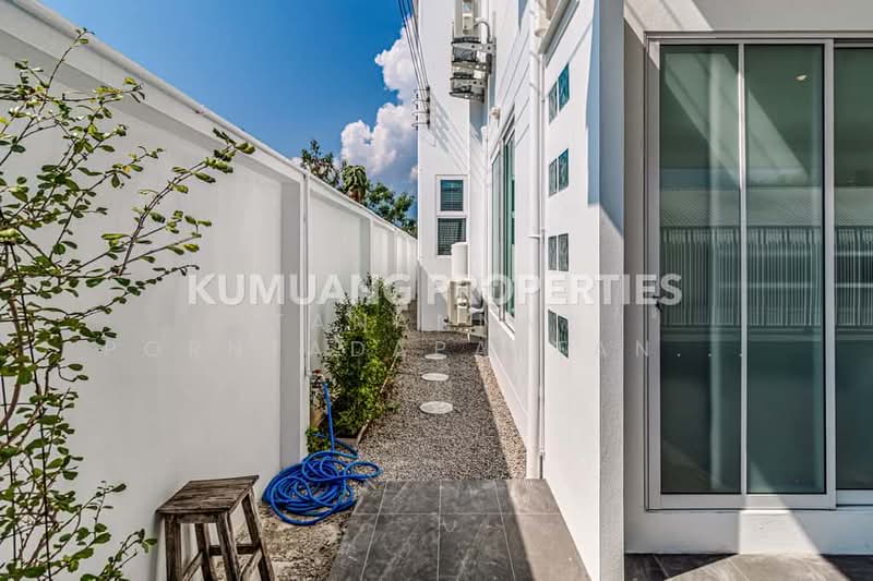 บ้านพูลวิลล่าหรู 2 หลังใหญ่ 7 ห้องนอน, Chiang Mai, Chang Phuak, Muang Chiang Mai, Chiang Mai, 7 Bedrooms, 576 sqm, Single Detached House For Sale, by Tanannat Porntadapattanayothin, 500213514 - DDproperty.com