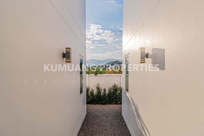 บ้านพูลวิลล่าหรู 2 หลังใหญ่ 7 ห้องนอน, Chiang Mai, Chang Phuak, Muang Chiang Mai, Chiang Mai, 7 Bedrooms, 576 sqm, Single Detached House For Sale, by Tanannat Porntadapattanayothin, 500213514 - DDproperty.com