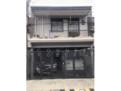 ขาย - ทาวน์เฮ้าส์โชคชัย 4 , รีโนเวทพร้อมเข้าอยู่, กรุงเทพ