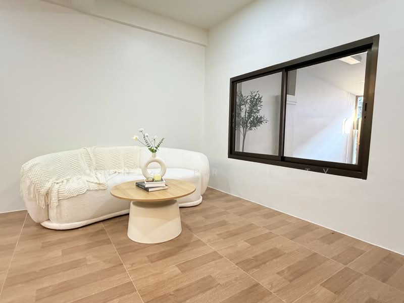 ขาย - ทาวน์โฮมลาดพร้าว 87 แยก 8, กรุงเทพ