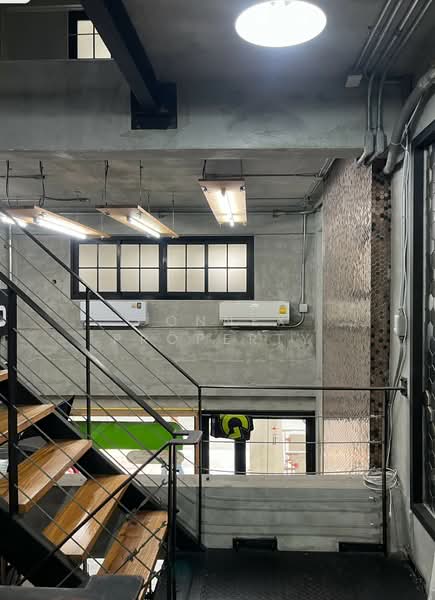 For Sale - The entire building has been fully renovated, making it perfect for running a business., Bangkok