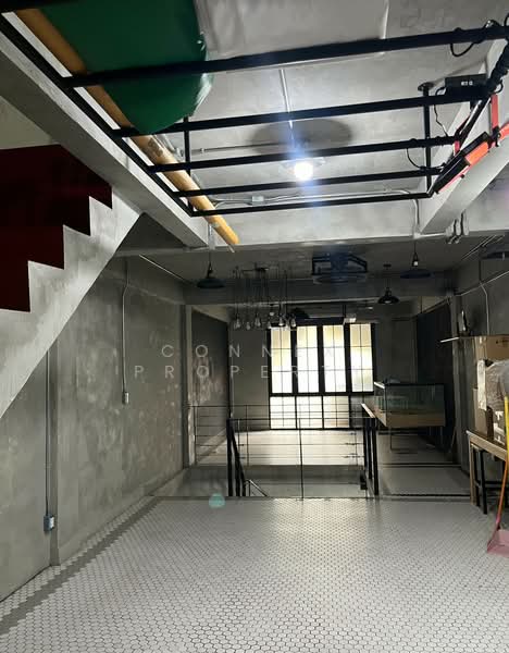 For Sale - The entire building has been fully renovated, making it perfect for running a business., Bangkok