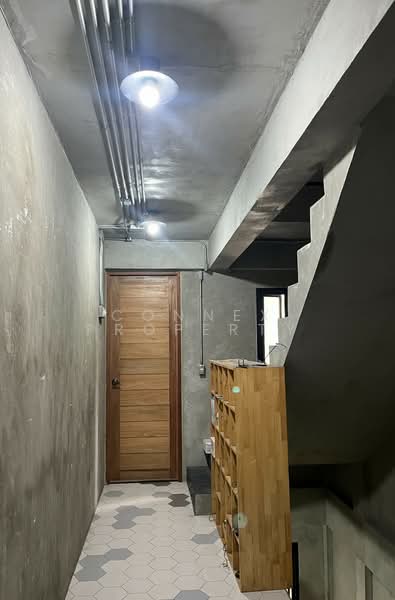 For Sale - The entire building has been fully renovated, making it perfect for running a business., Bangkok