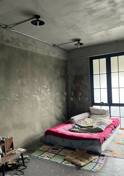 For Sale - The entire building has been fully renovated, making it perfect for running a business., Bangkok