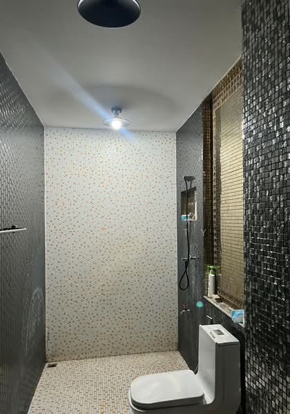 For Sale - The entire building has been fully renovated, making it perfect for running a business., Bangkok