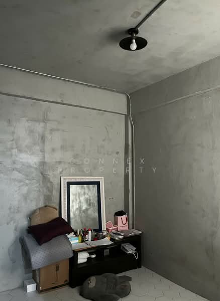 For Sale - The entire building has been fully renovated, making it perfect for running a business., Bangkok