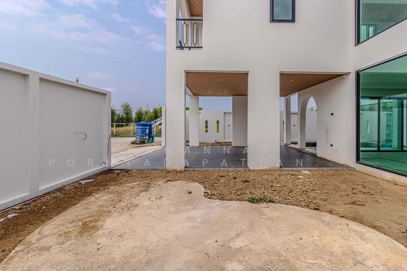 Luxury Modern Pool Villa, Chiang Mai, Ban Waen, Hang Dong, Chiang Mai, 4 Bedrooms, 550 sqm, Single Detached House For Sale, by Tanannat Porntadapattanayothin, 500213564 - DDproperty.com