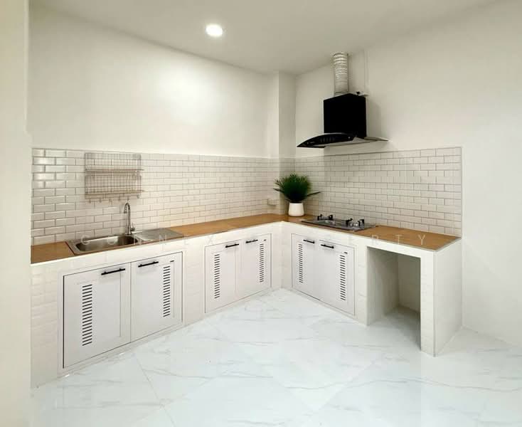 For Sale - Sombat Thep, Bangkok