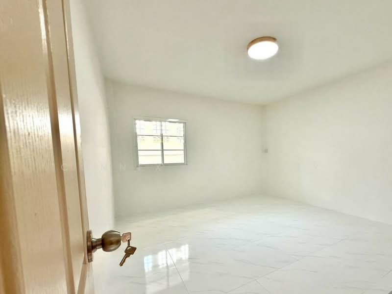 For Sale - Sombat Thep, Bangkok