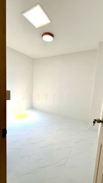 ขาย - สมบัติเทพ, กรุงเทพ