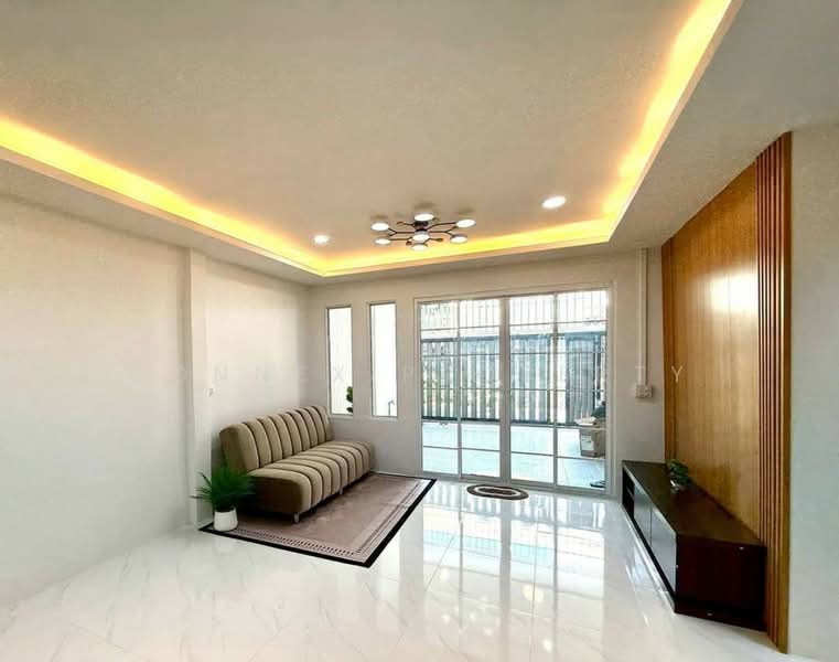 For Sale - Sombat Thep, Bangkok