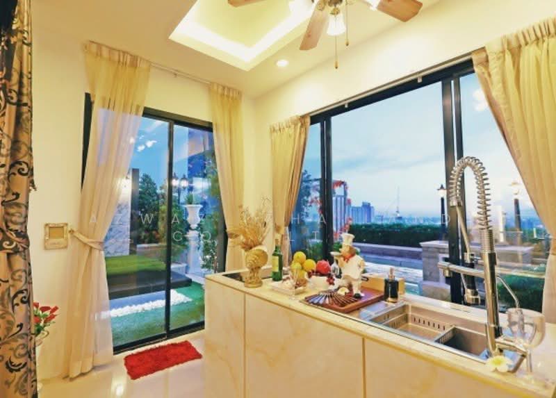 Vista Garden, Bangkok, 53 Saeng Thip Alley, Phra Kanong Nua, Watthana, Bangkok, 5 Bedrooms, 195 sqm, Condo For Sale, by Fazwaz (Thailand) Co., Ltd., 500213578 - DDproperty.com