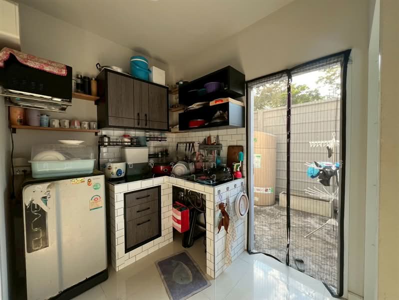 Britania Wongwaen-Hathairat, Pathum Thani, Hathairat Road, Bung Kham Proi, Lam Luk Ka, Pathum Thani, 3 Bedrooms, 100 sqm, Townhouse For Sale, by คุณ อัชจิราภรณ์ ภู่ศิริ (ดาว), 500213592 - DDproperty.com