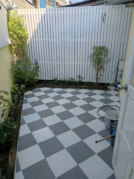 For Sale - Semi-detached house soi Charan 35, Bangkok