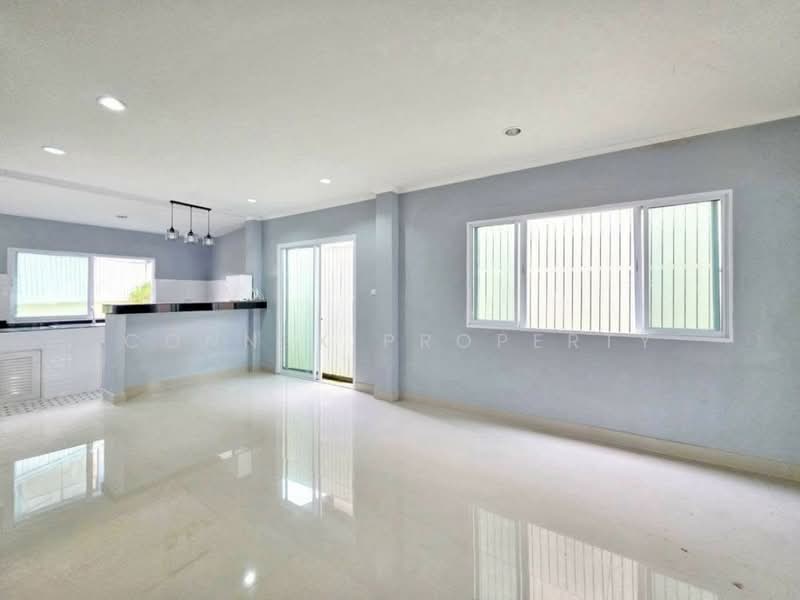 For Sale - Semi-detached house soi Charan 35, Bangkok