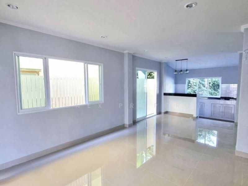 For Sale - Semi-detached house soi Charan 35, Bangkok