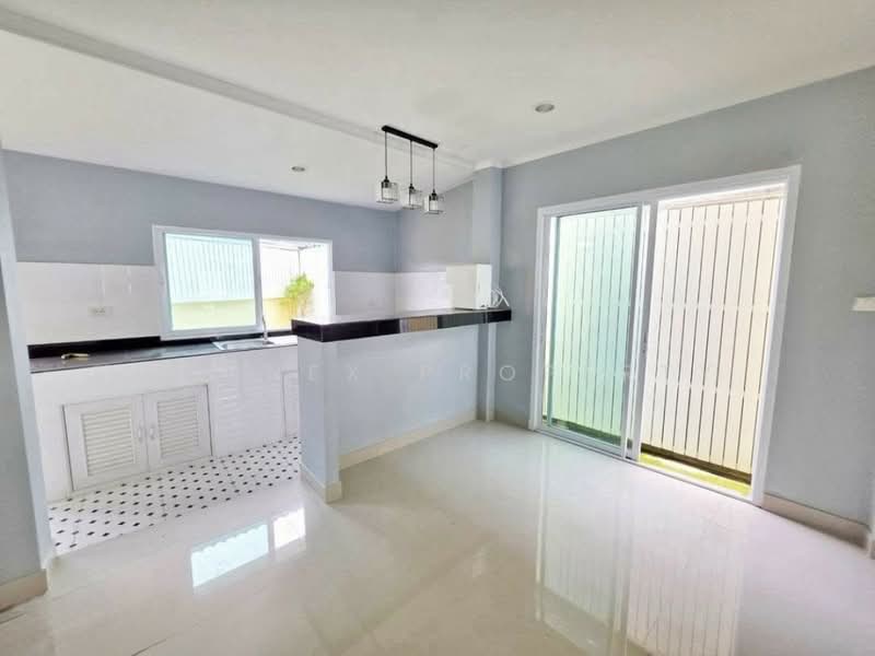 For Sale - Semi-detached house soi Charan 35, Bangkok