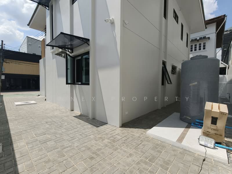 Ratchada Niwet, Bangkok, รัชดาภิเษก, Samsen Nok, Huai Khwang, Bangkok, 4 Bedrooms, 220 sqm, Single Detached House For Sale, by Connex Property, 500213649 - DDproperty.com