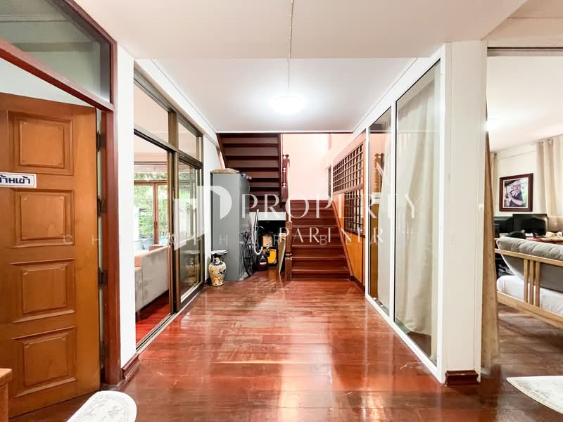 House Sukhumvit 81 Near Sukhumvit Road 400 m., Bangkok, สุขุมวิท, Phra Kanong Nua, Watthana, Bangkok, 5 Bedrooms, 350 sqm, Single Detached House For Sale, by Chidaphar Beawlek, 500213664 - DDproperty.com