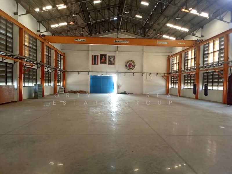 For Rent - โกดังให้เช่าย่านลาดกระบัง ใกล้ถนนศรีนครินทร์ร่มเกล้า พื้นที่รวมสำนักงาน 1,100ตารางเมตร, Bangkok