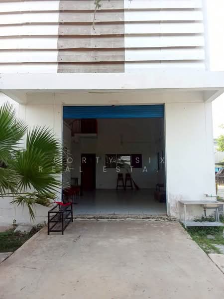 For Rent - โกดังให้เช่าย่านลาดกระบัง ใกล้ถนนศรีนครินทร์ร่มเกล้า พื้นที่รวมสำนักงาน 1,100ตารางเมตร, Bangkok