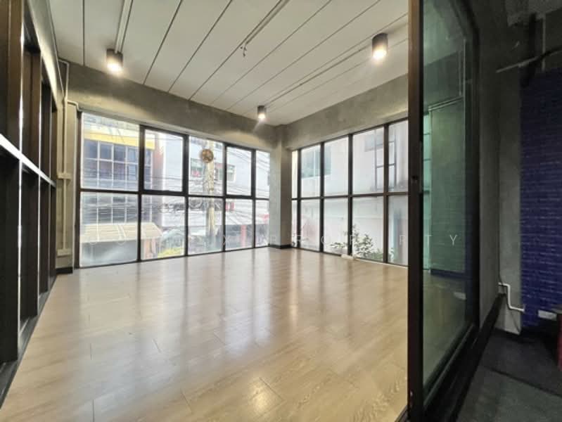 Office for sale in Nuanchan area, near the expressway and Pink Line BTS (Ramintra 40)., Bangkok, -, Nuan Chan, Bueng Kum, Bangkok, , 500 sqm, Office Space For Sale, by Connex Property, 500213725 - DDproperty.com