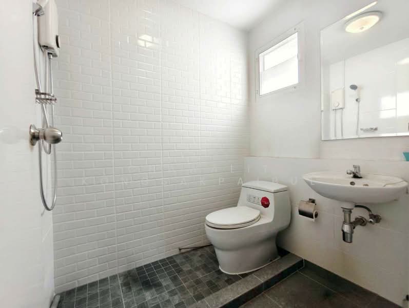 Single House for Sale, Inglada Rangsit-Khlong 4. Beautiful house, newly painted throughout., Pathum Thani, Lat Sawai, Lam Luk Ka, Pathum Thani, 3 Bedrooms, 150 sqm, Single Detached House For Sale, by CHAWALIT KONGSAKPAIBUL, 500213752 - DDproperty.com