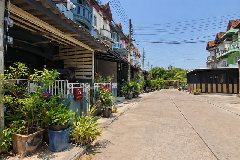 Phongsirichai 4 Phetkasem 81, Bangkok, Macharoen Road, Nong Kang Plu, Nong Khaem, Bangkok, 4 Bedrooms, 120 sqm, Townhouse For Sale, by The Best Property จิฟฟี่, 500213771 - DDproperty.com