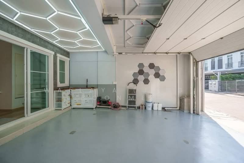 Indy Bangna-Ramkhamhaeng 2, Bangkok, Soi 7, Dok Mai, Prawet, Bangkok, 3 Bedrooms, 170 sqm, Townhouse For Rent, by Wallaya (Jang) Boonmee, 500213784 - DDproperty.com