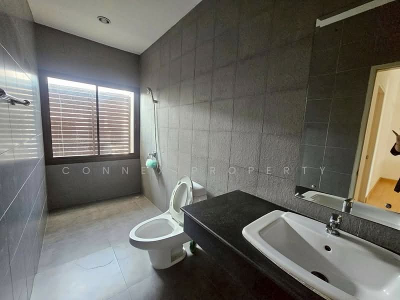 Areeya Mandarina Ratchada - Sutthisarn, Bangkok, -, Samsen Nok, Huai Khwang, Bangkok, , 300 sqm, Office Space For Sale, by Connex Property, 500213806 - DDproperty.com