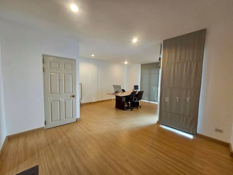 Areeya Mandarina Ratchada - Sutthisarn, Bangkok, -, Samsen Nok, Huai Khwang, Bangkok, , 300 sqm, Office Space For Sale, by Connex Property, 500213806 - DDproperty.com