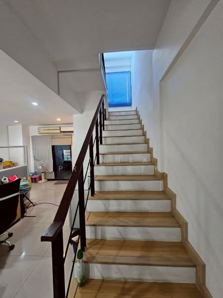Areeya Mandarina Ratchada - Sutthisarn, Bangkok, -, Samsen Nok, Huai Khwang, Bangkok, , 300 sqm, Office Space For Sale, by Connex Property, 500213806 - DDproperty.com