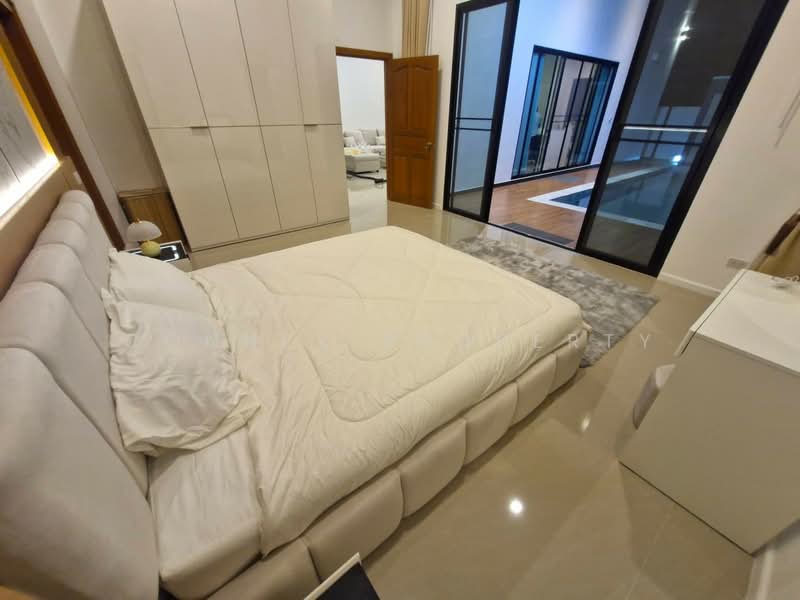 Detacted house with swimming pool in Pattaya, Chon Buri (Pattaya), -, Nong Pla Lai, Bang Lamung (Pattaya), Chon Buri (Pattaya), 4 Bedrooms, 240 sqm, Single Detached House For Sale, by Connex Property, 500213827 - DDproperty.com