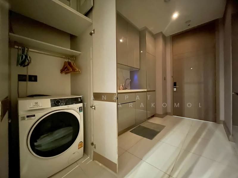 The Esse at Singha Complex, Bangkok, 1788 New Petchaburi Rd, Khlongtoei Nua, Watthana, Bangkok, 1 Bedroom, 49 sqm, Condo For Rent, by Tanapat Jitwatcharakomol, 500213829 - DDproperty.com