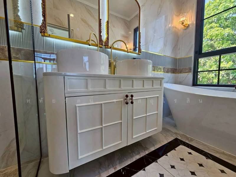 Newly Built Luxury Single House ,Modern Classic Style., Chiang Mai, Su Thep, Muang Chiang Mai, Chiang Mai, 4 Bedrooms, 202 sqm, Single Detached House For Sale, by หทัยรัตน์ จรัสอุไรสิน, 500213839 - DDproperty.com