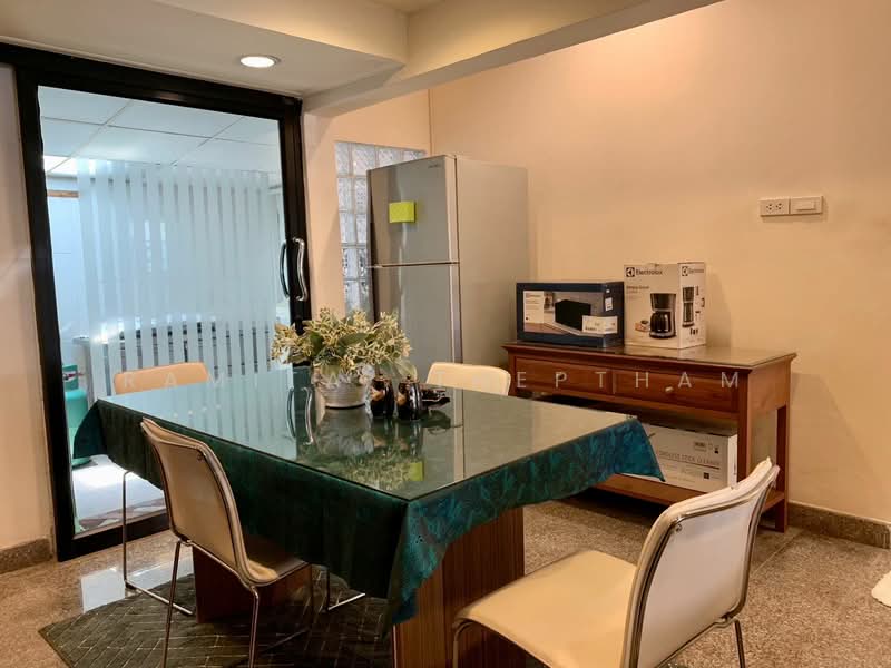 3-BR House, Bangkok, Saphan Sung, Saphan Sung, Bangkok, 3 Bedrooms, 150 sqm, Single Detached House For Rent, by Ramita  Theptham, 500213841 - DDproperty.com