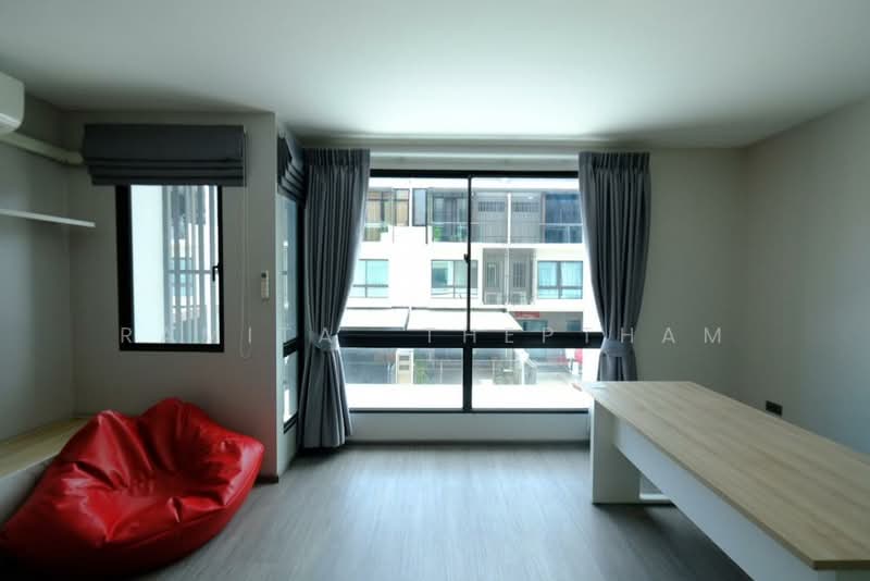 Landmark Ekamai-Ramindra, Bangkok, Sukhonthasawat Road, Lat Phrao, Lat Phrao, Bangkok, 3 Bedrooms, 172 sqm, Townhouse For Rent, by Ramita  Theptham, 500213846 - DDproperty.com