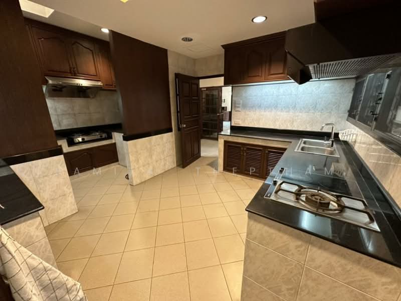 5-BR House, Bangkok, Thung Maha Mek, Sathon, Bangkok, 5 Bedrooms, 800 sqm, Single Detached House For Rent, by Ramita  Theptham, 500213853 - DDproperty.com