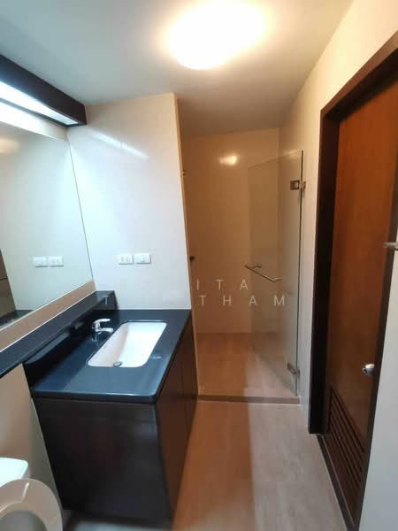 Y.O. Place, Bangkok, 223 Soi Sai Nam Thip 2, Khlong Toei, Khlong Toei, Bangkok, 1 Bedroom, 58 sqm, Apartment For Rent, by Ramita Theptham, 500213860 - DDproperty.com