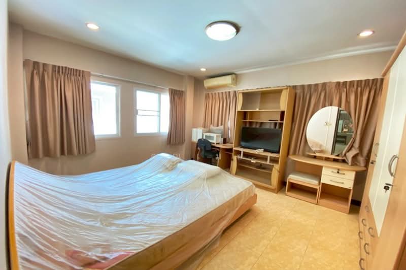 ถนนนวมินทร์ ซอยนวมินทร์ 74 แยก 3-11, Bangkok, นวมินทร์, Ram Inthra, Khan Na Yao, Bangkok, 3 Bedrooms, 150 sqm, Semi-Detached House (Twin House) For Sale, by คุณเมย์, 500213912 - DDproperty.com