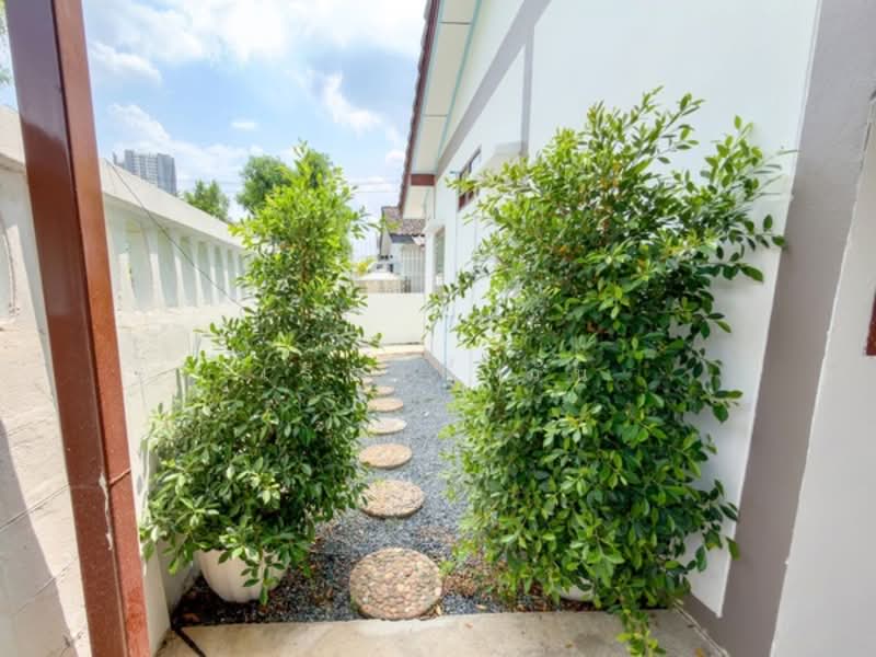 [ขาย] บ้านเดี่ยวชั้นเดียว หมู่บ้านกฤษดานคร 10 พื้นที่กว้างน่าอยู่ ร่มรื่น บ้านหันทิศเหนือ ใกล้เซนทร, นนทบุรี, บางรักพัฒนา, บางบัวทอง, นนทบุรี, 140 ตร.ม., บ้านเดี่ยว ขาย, โดย เรียลตี้ วัน, 500213914 - DDproperty.com