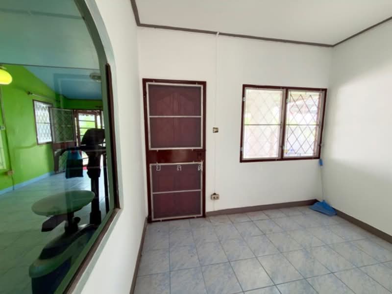 [ขาย] บ้านเดี่ยวชั้นเดียว หมู่บ้านกฤษดานคร 10 พื้นที่กว้างน่าอยู่ ร่มรื่น บ้านหันทิศเหนือ ใกล้เซนทร, Nonthaburi, Bang Rak Pattana, Bang Bua Thong, Nonthaburi, 6 Bedrooms, 140 sqm, Single Detached House For Sale, by เรียลตี้ วัน, 500213914 - DDproperty.com