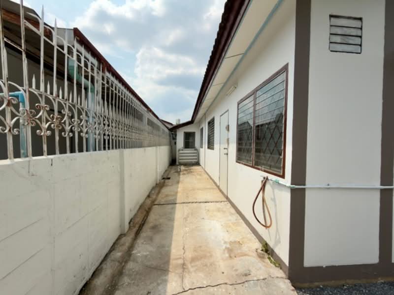 [ขาย] บ้านเดี่ยวชั้นเดียว หมู่บ้านกฤษดานคร 10 พื้นที่กว้างน่าอยู่ ร่มรื่น บ้านหันทิศเหนือ ใกล้เซนทร, นนทบุรี, บางรักพัฒนา, บางบัวทอง, นนทบุรี, 140 ตร.ม., บ้านเดี่ยว ขาย, โดย เรียลตี้ วัน, 500213914 - DDproperty.com